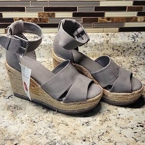 Universal Thread Wedges